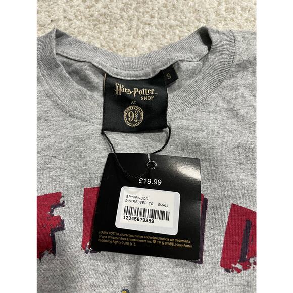 NWT Harry Potter Store Men's Size Small Distressed Gryffindor Crest T-Shirt Gray - Picture 6 of 7